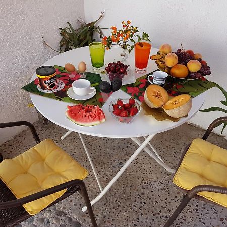 لا سيرينا Aparthotel Carmona الغرفة الصورة