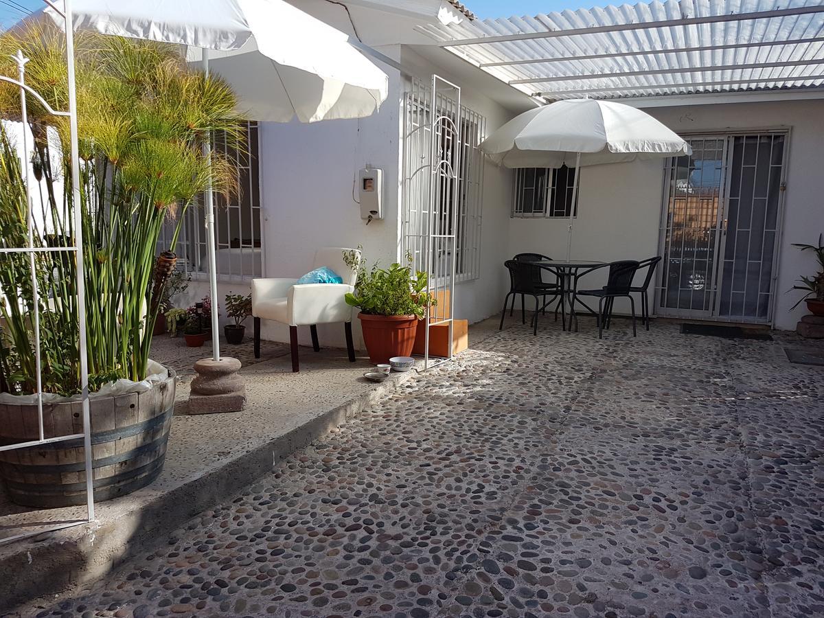 لا سيرينا Aparthotel Carmona الغرفة الصورة